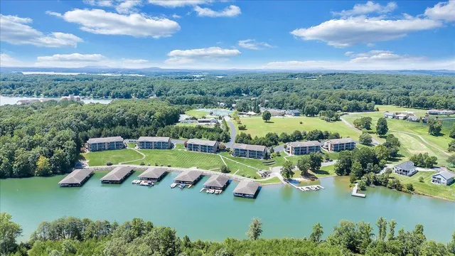 $389,900 | 1209 Mariners Way, Unit 69, Huddleston, VA 24104