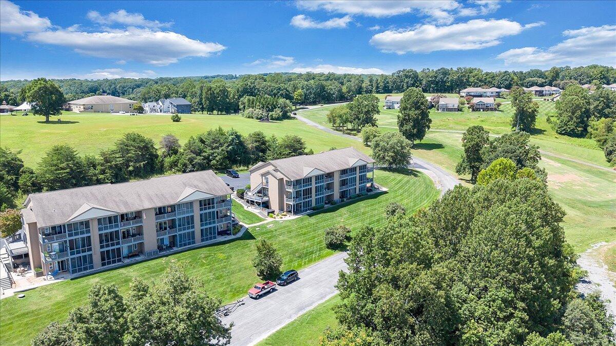 1209 Mariners Way, Unit 69 Huddleston, VA 24104 - Photo 61 of 72 61-DJI_20250812130140_0237_D
