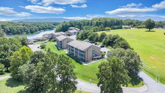 $389,900 | 1209 Mariners Way, Unit 69, Huddleston, VA 24104
