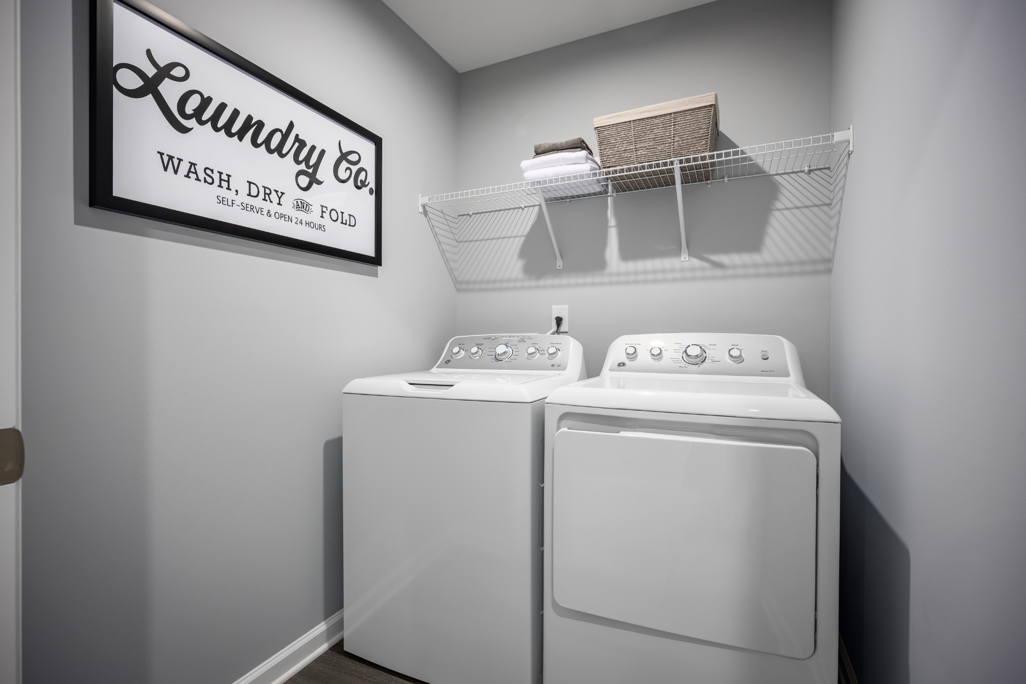 600 Merle Avenue Franklin, KY 42134 - Photo 14 of 14 a utility room with dryer and washer