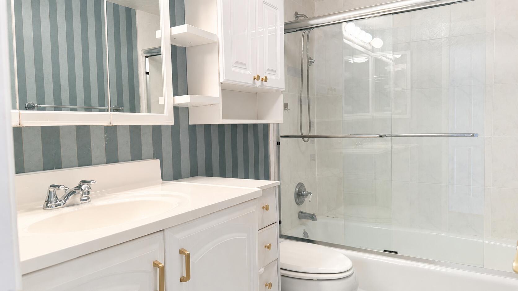 3000 South Ocean Boulevard, Unit 1404 Boca Raton, FL 33432 - Photo 12 of 45 Primary Bath