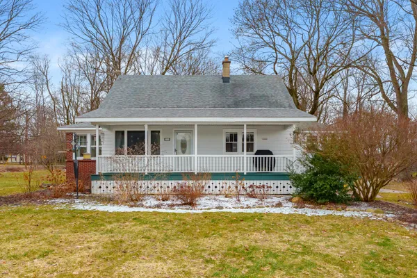 $270,000 | 2350 East B Avenue, Plainwell, MI 49080