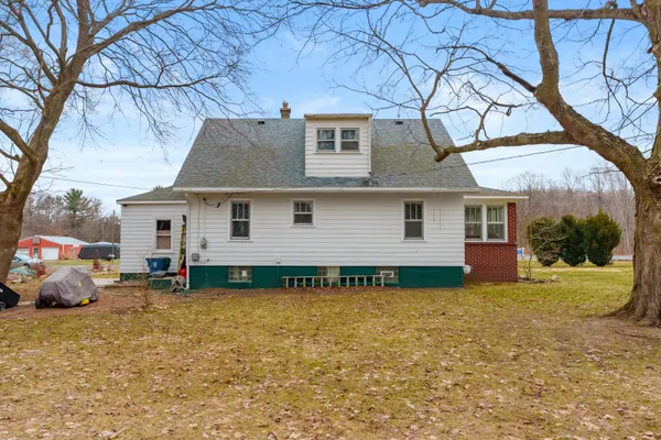 $270,000 | 2350 East B Avenue, Plainwell, MI 49080