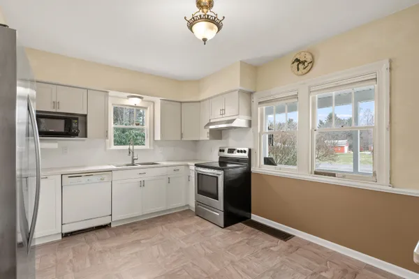 $270,000 | 2350 East B Avenue, Plainwell, MI 49080