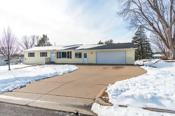 1329 Johnson Street, Onalaska, WI 54650