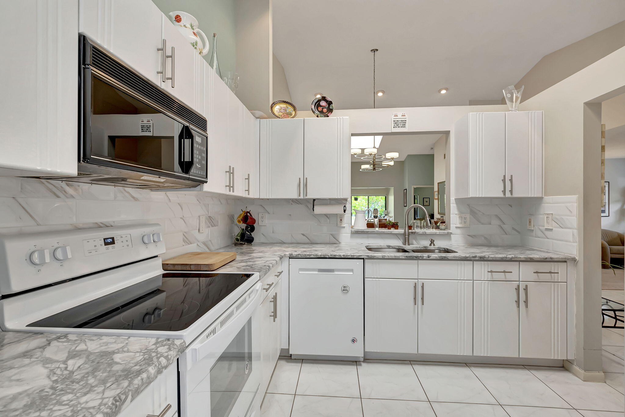 8255 Springlake Drive Boca Raton, FL 33496 - Photo 10 of 48 17-web-or-mls-DSC_8233