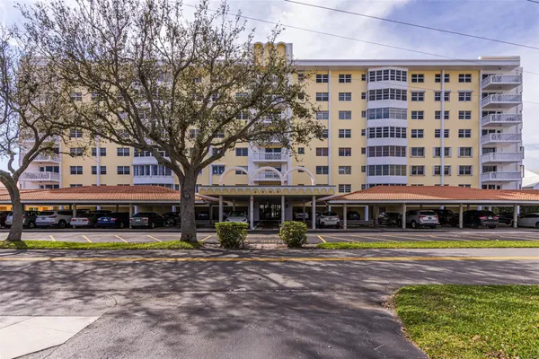 $2,400 | 2500 Northeast 48th Lane, Unit 609, Fort Lauderdale, FL 33308
