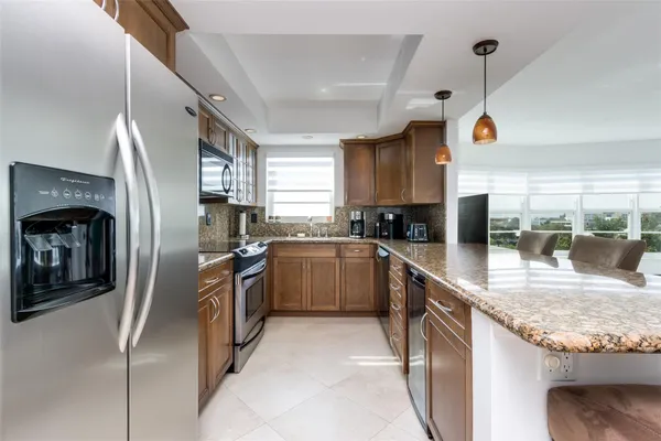 $2,400 | 2500 Northeast 48th Lane, Unit 609, Fort Lauderdale, FL 33308
