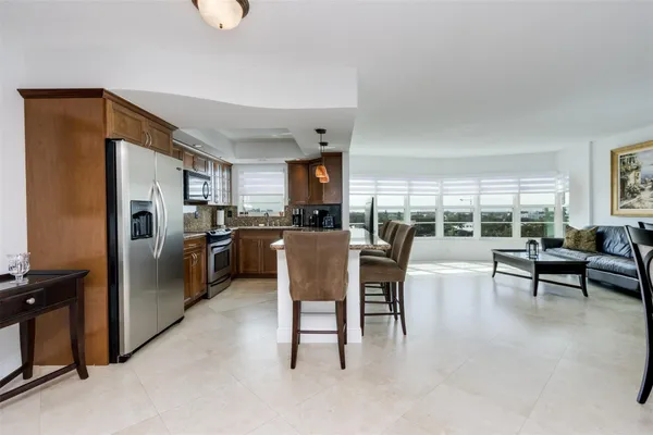 $2,400 | 2500 Northeast 48th Lane, Unit 609, Fort Lauderdale, FL 33308