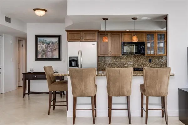 $2,400 | 2500 Northeast 48th Lane, Unit 609, Fort Lauderdale, FL 33308