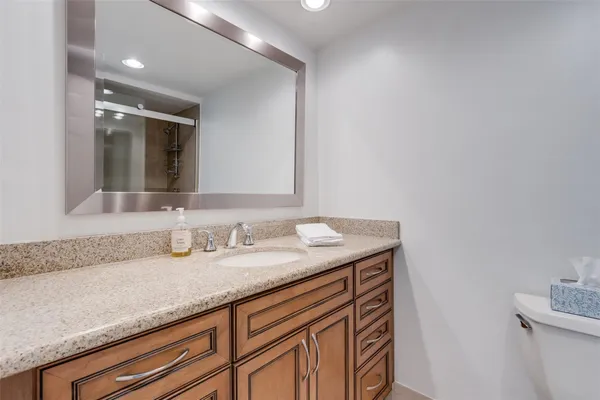 $2,400 | 2500 Northeast 48th Lane, Unit 609, Fort Lauderdale, FL 33308
