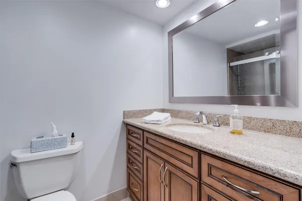 $2,400 | 2500 Northeast 48th Lane, Unit 609, Fort Lauderdale, FL 33308