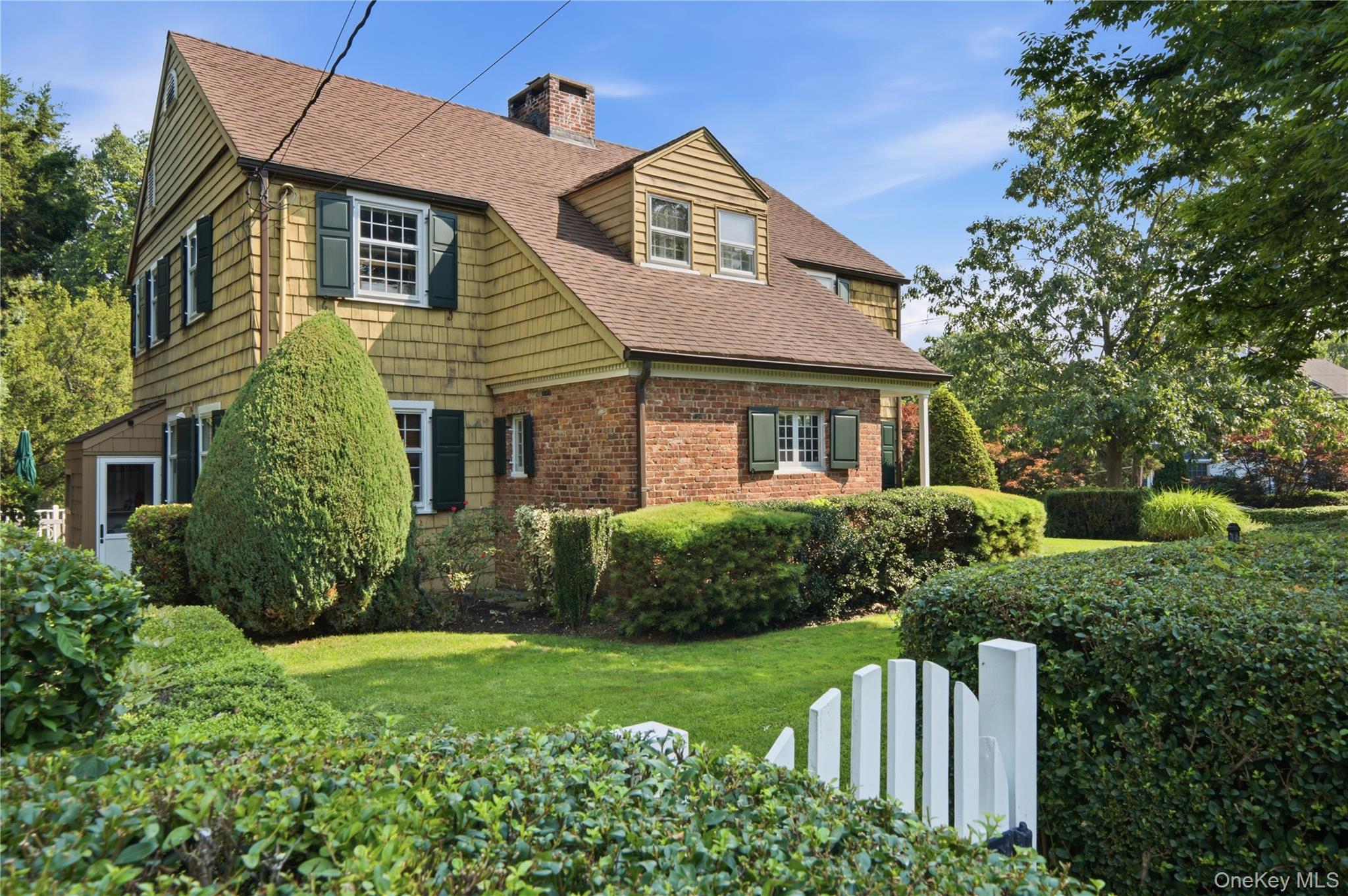 255 Manor Road Queens, NY 11363 - Photo 3 of 44 Gallery Image 3