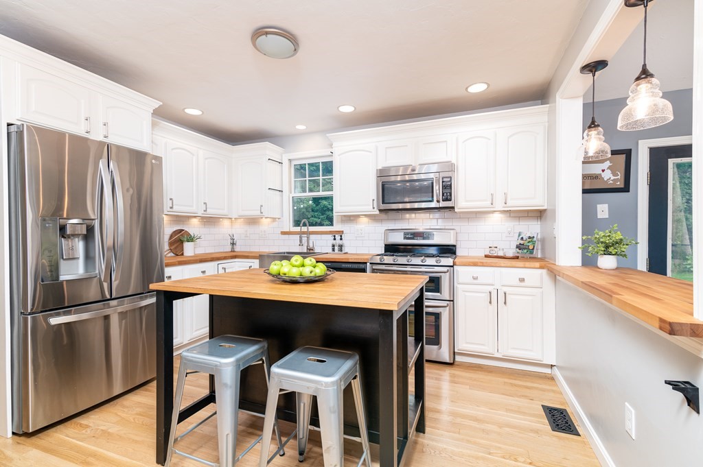 71 Island Road Millis, MA 02054 - Photo 6 of 39 Gallery Image 6
