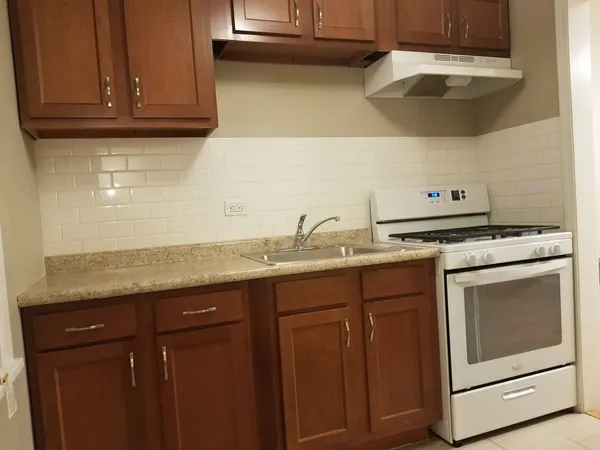 $1,700 | 244 East 92nd Street, Chicago, IL 60619