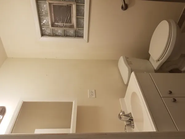 $1,700 | 244 East 92nd Street, Chicago, IL 60619