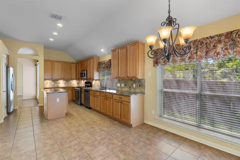 $400,000 | 6814 Thistle Hill Way, Austin, TX 78754