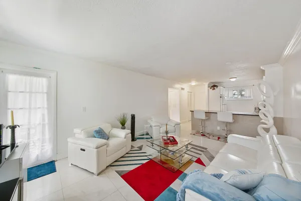 $1,575 | 2581 Garden Drive North, Unit 206, Lake Worth, FL 33461
