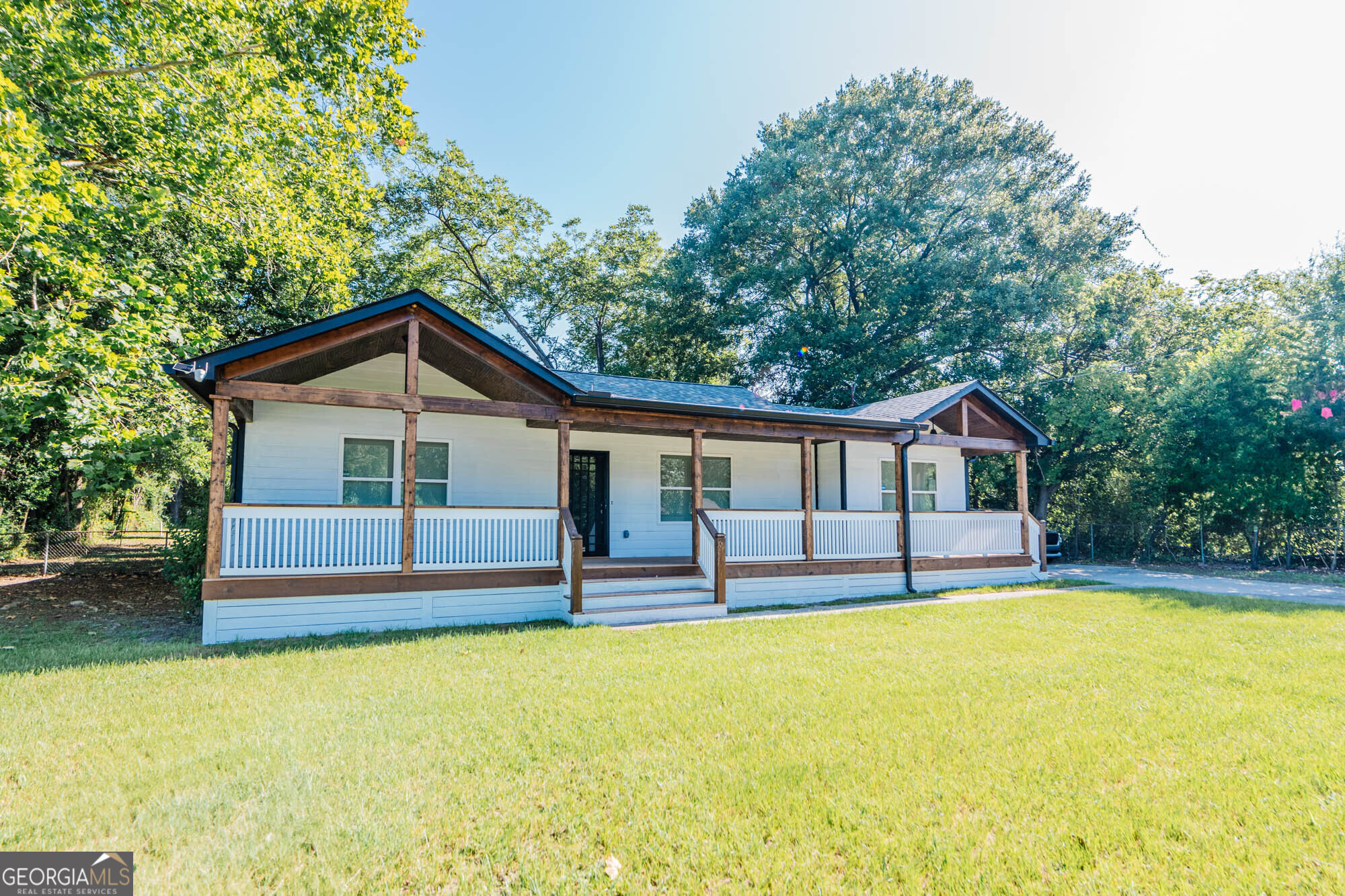 2521 Rocky Creek Road Macon, GA 31206 - Photo 2 of 33