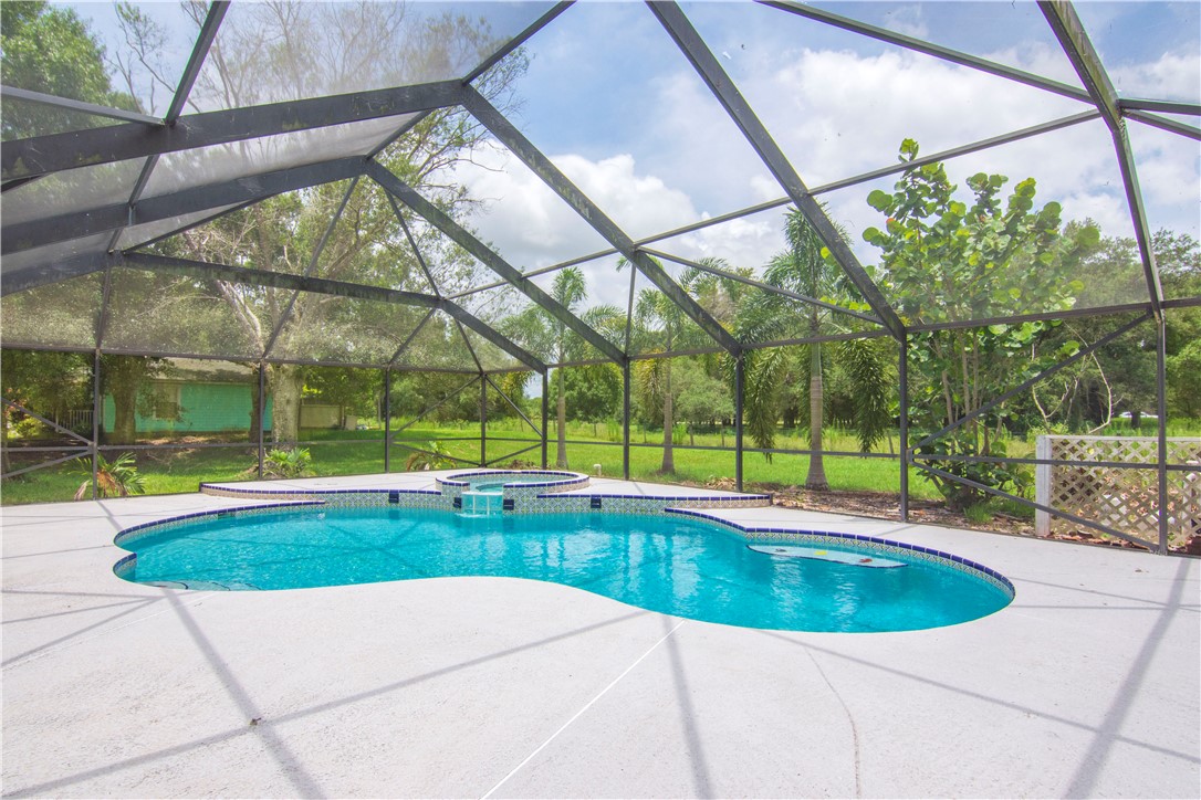 8906 Russos Road Fort Pierce, FL 34951 - Photo 3 of 28