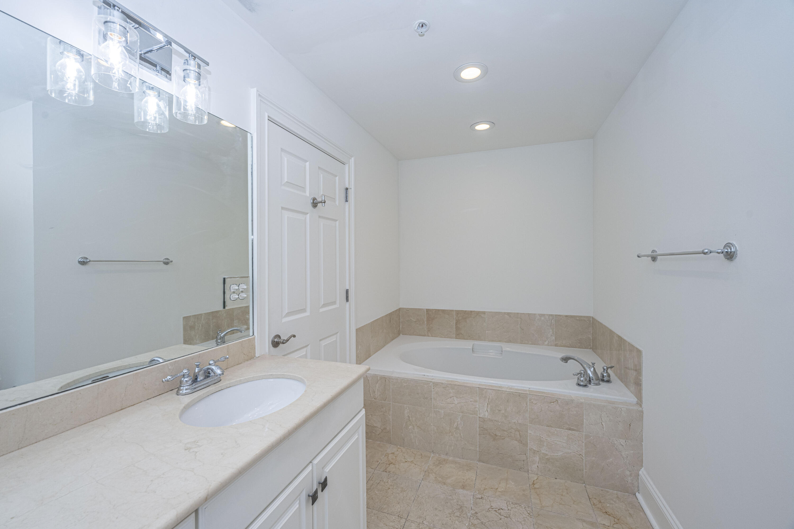 498 Albemarle Road, Unit 513 Charleston, SC 29407 - Photo 19 of 35 DSC_8746