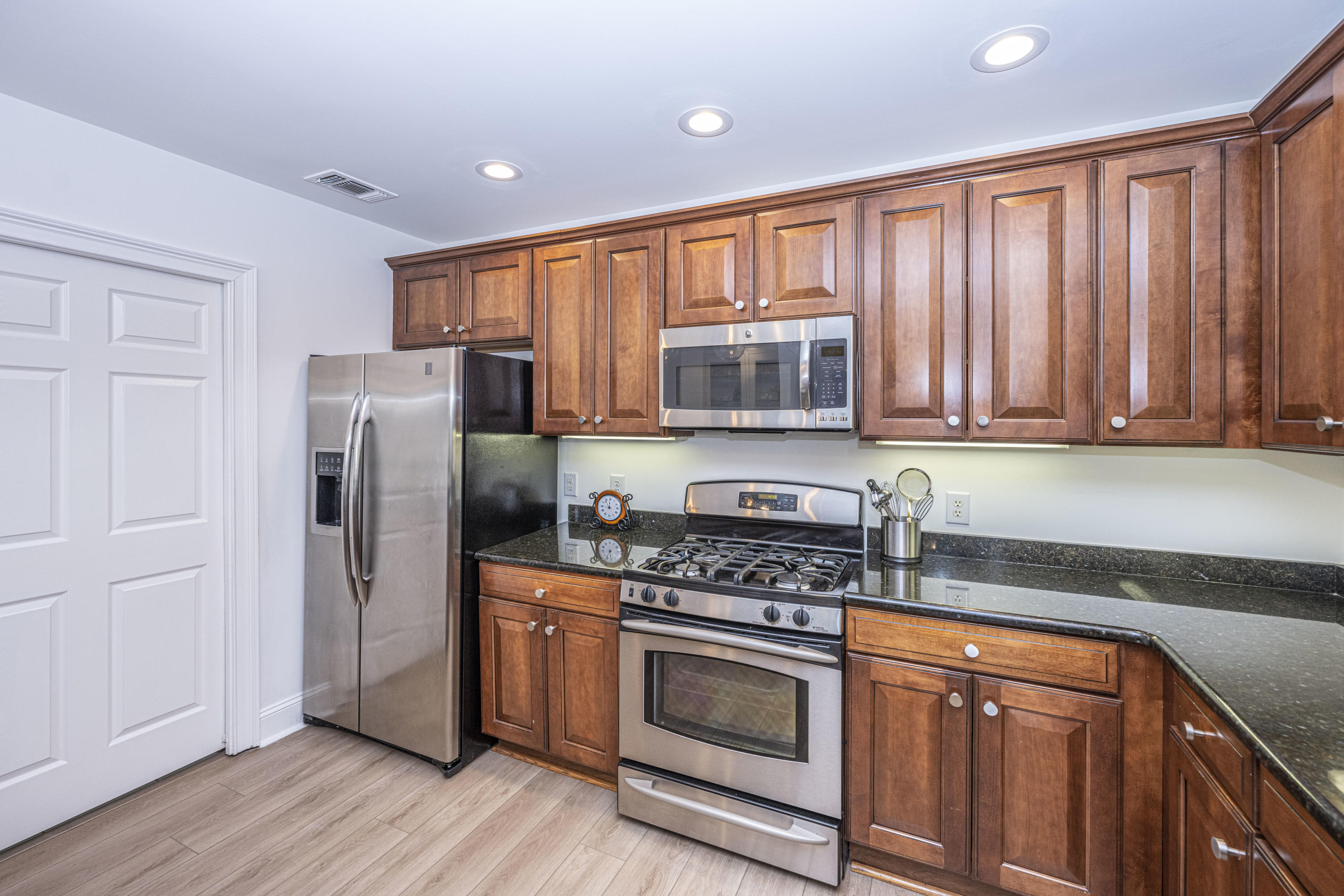 498 Albemarle Road, Unit 513 Charleston, SC 29407 - Photo 9 of 35 DSC_8723