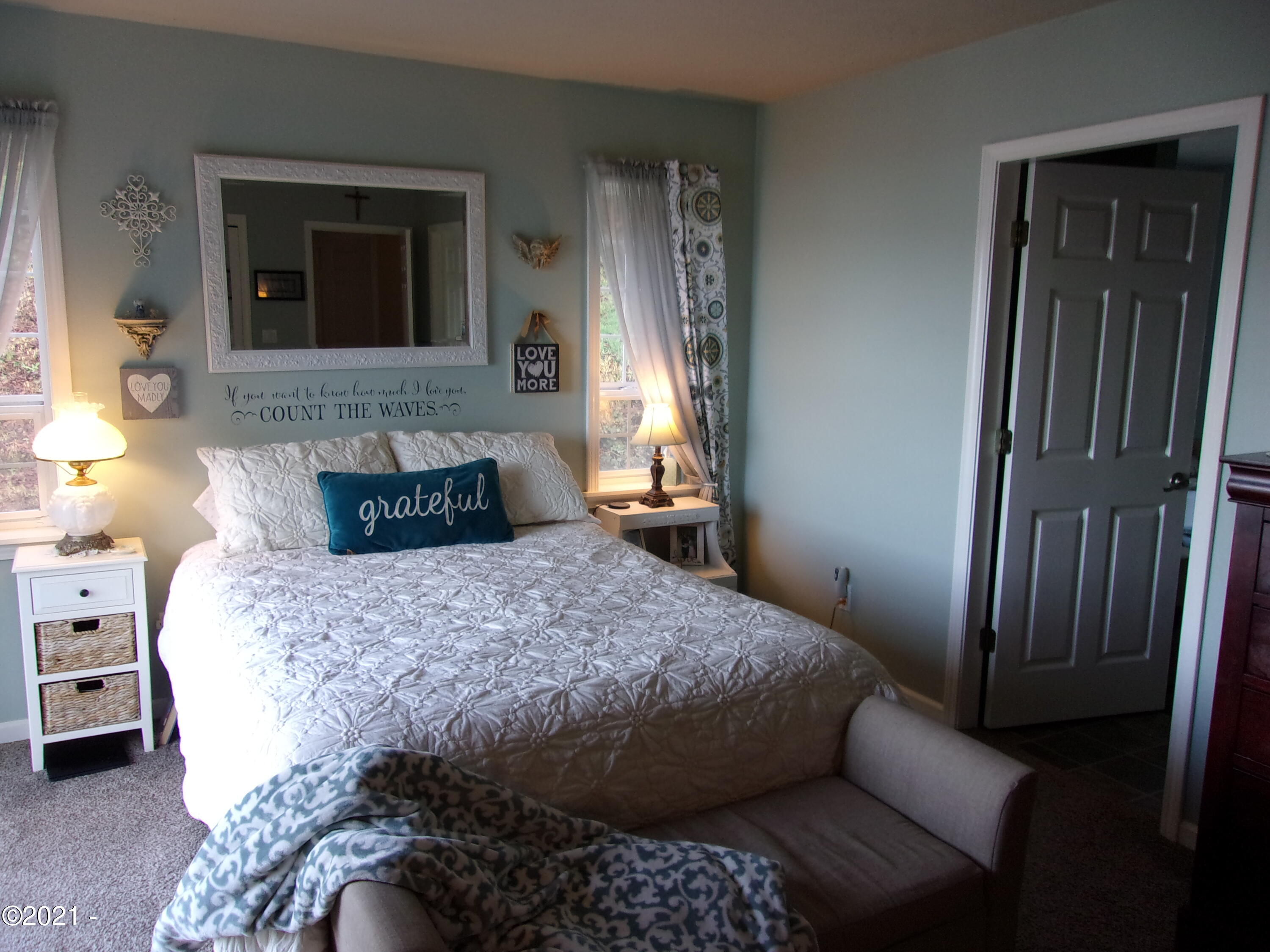 3065 Yaquina Bay Road Newport, OR 97365 - Photo 22 of 32 Master