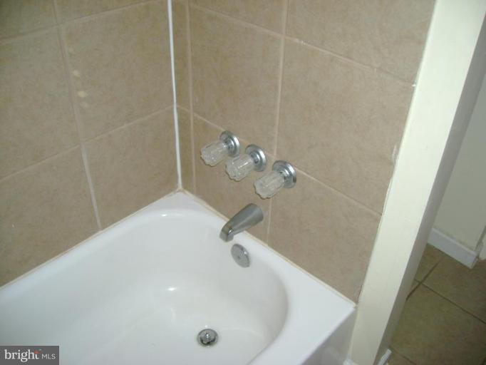 1402 Kingsway Road Baltimore, MD 21218 - Photo 14 of 15 Bath #3