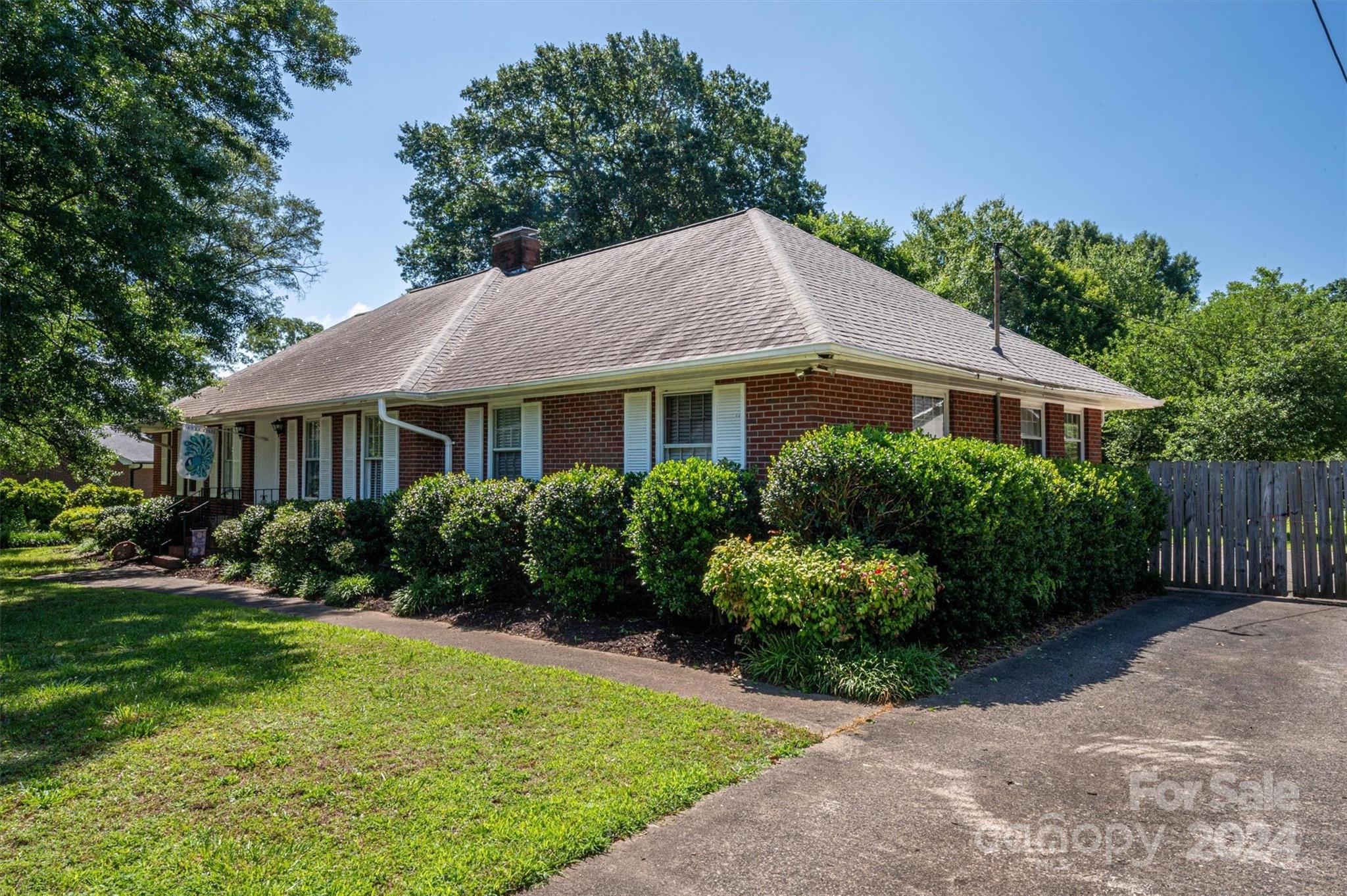 1015 Dumbarton Road Gastonia, NC 28054 - Photo 6 of 41 Gallery Image 6