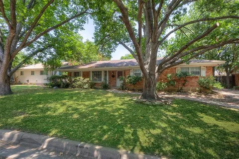 $2,095 | 6948 Valhalla Road, Fort Worth, TX 76116