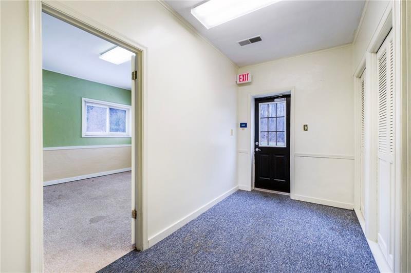 3030 Wilmington Road New Castle, PA 16105 - Photo 36 of 41 an empty room with closet and windows