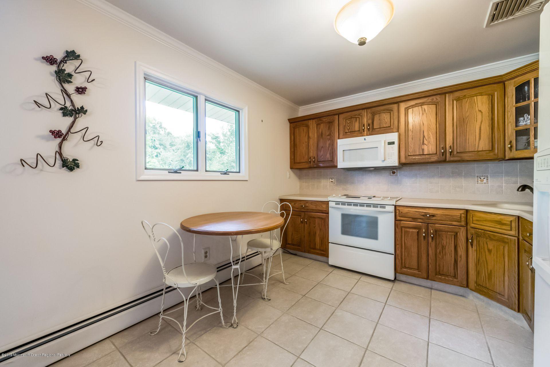 55 Ryan Road Marlboro, NJ 07746 - Photo 13 of 32 13