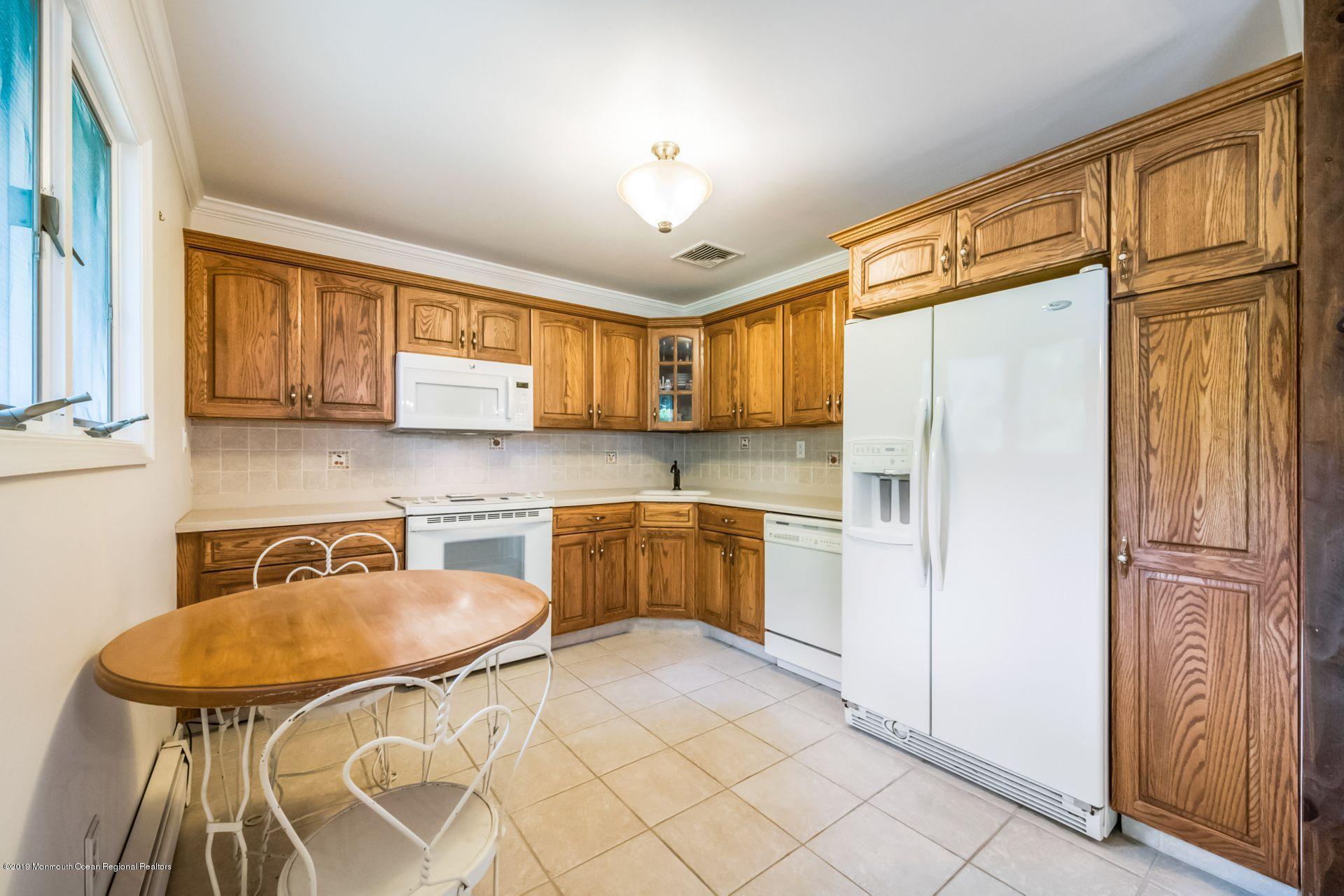 55 Ryan Road Marlboro, NJ 07746 - Photo 14 of 32 14