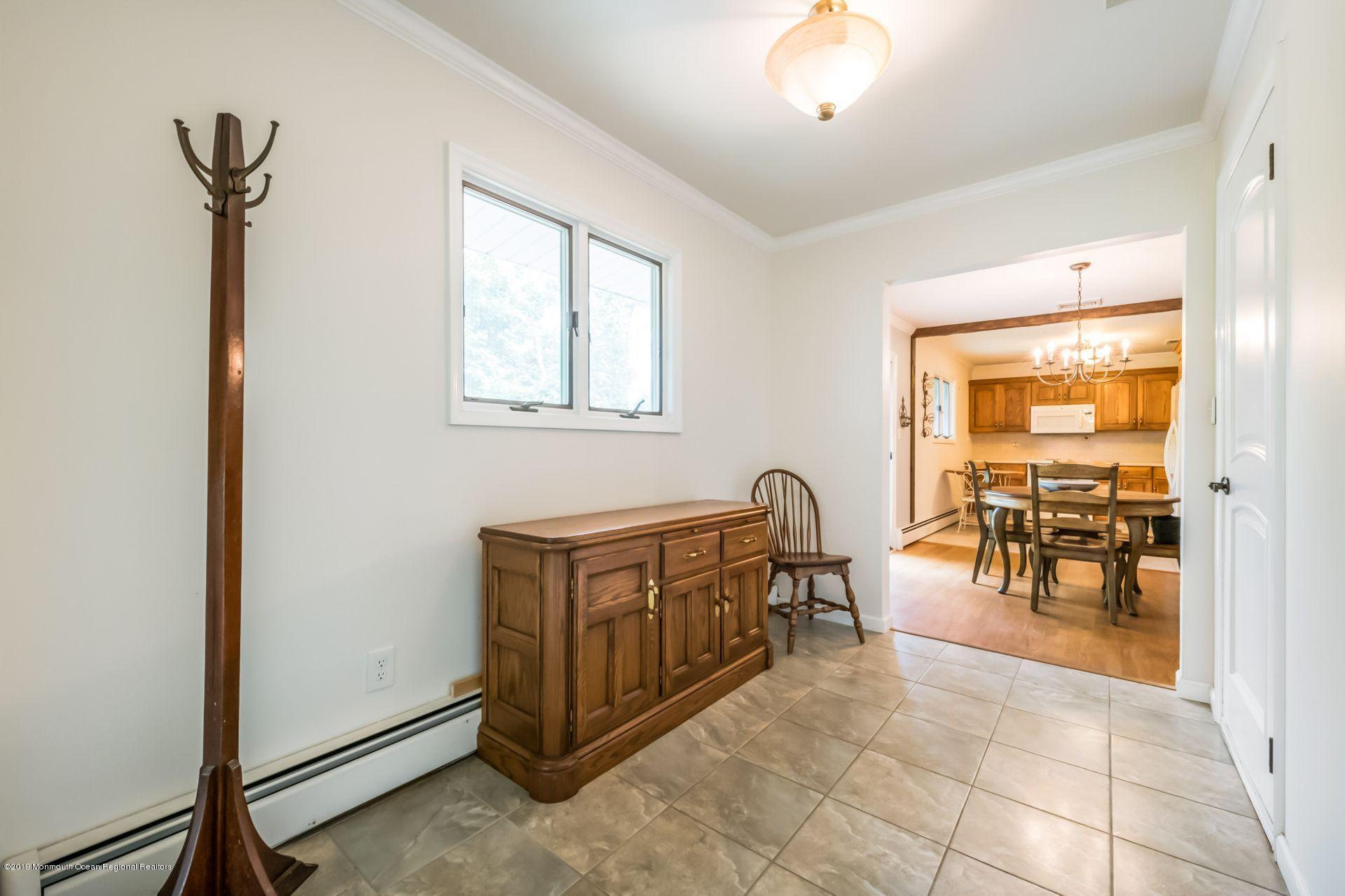 55 Ryan Road Marlboro, NJ 07746 - Photo 18 of 32 18