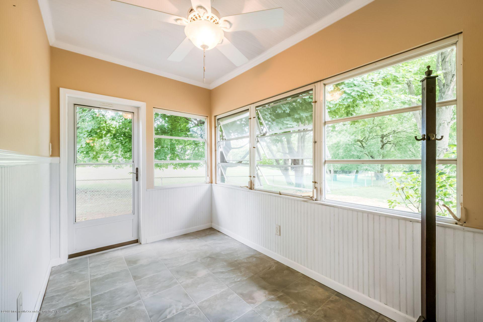 55 Ryan Road Marlboro, NJ 07746 - Photo 19 of 32 19