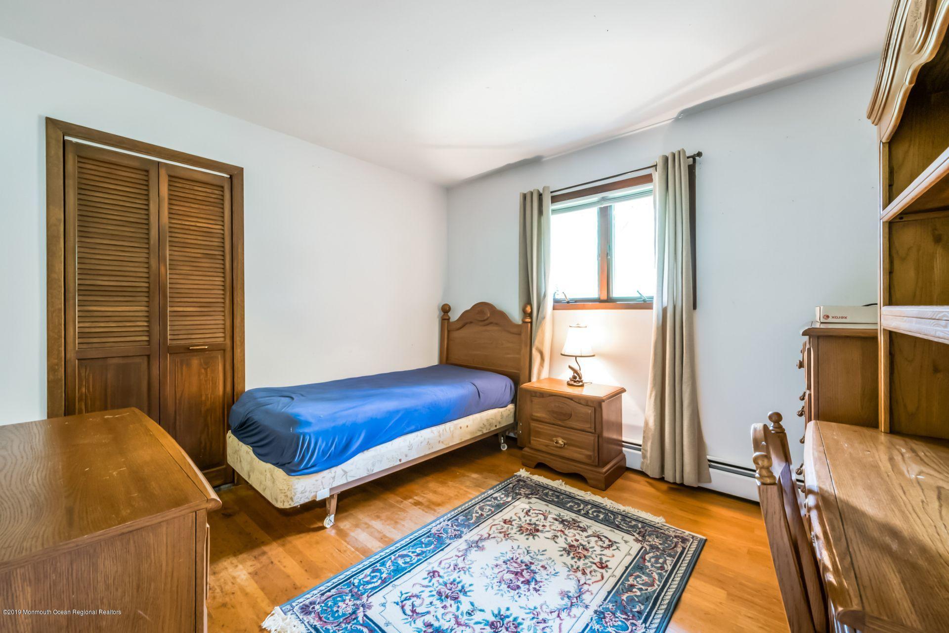 55 Ryan Road Marlboro, NJ 07746 - Photo 21 of 32 21