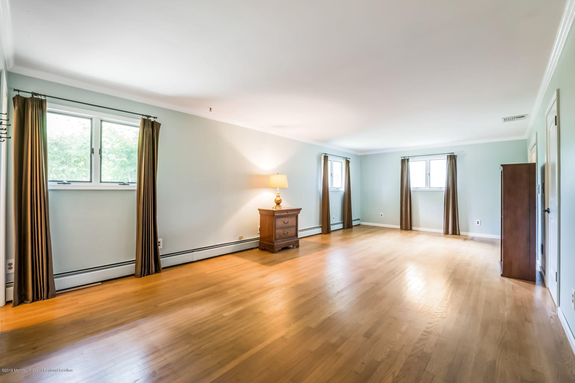 55 Ryan Road Marlboro, NJ 07746 - Photo 24 of 32 23