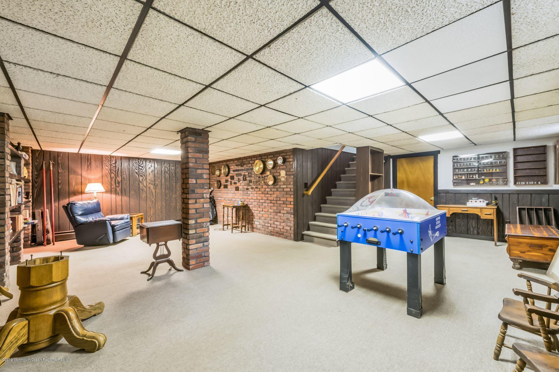 55 Ryan Road Marlboro, NJ 07746 - Photo 27 of 32 27