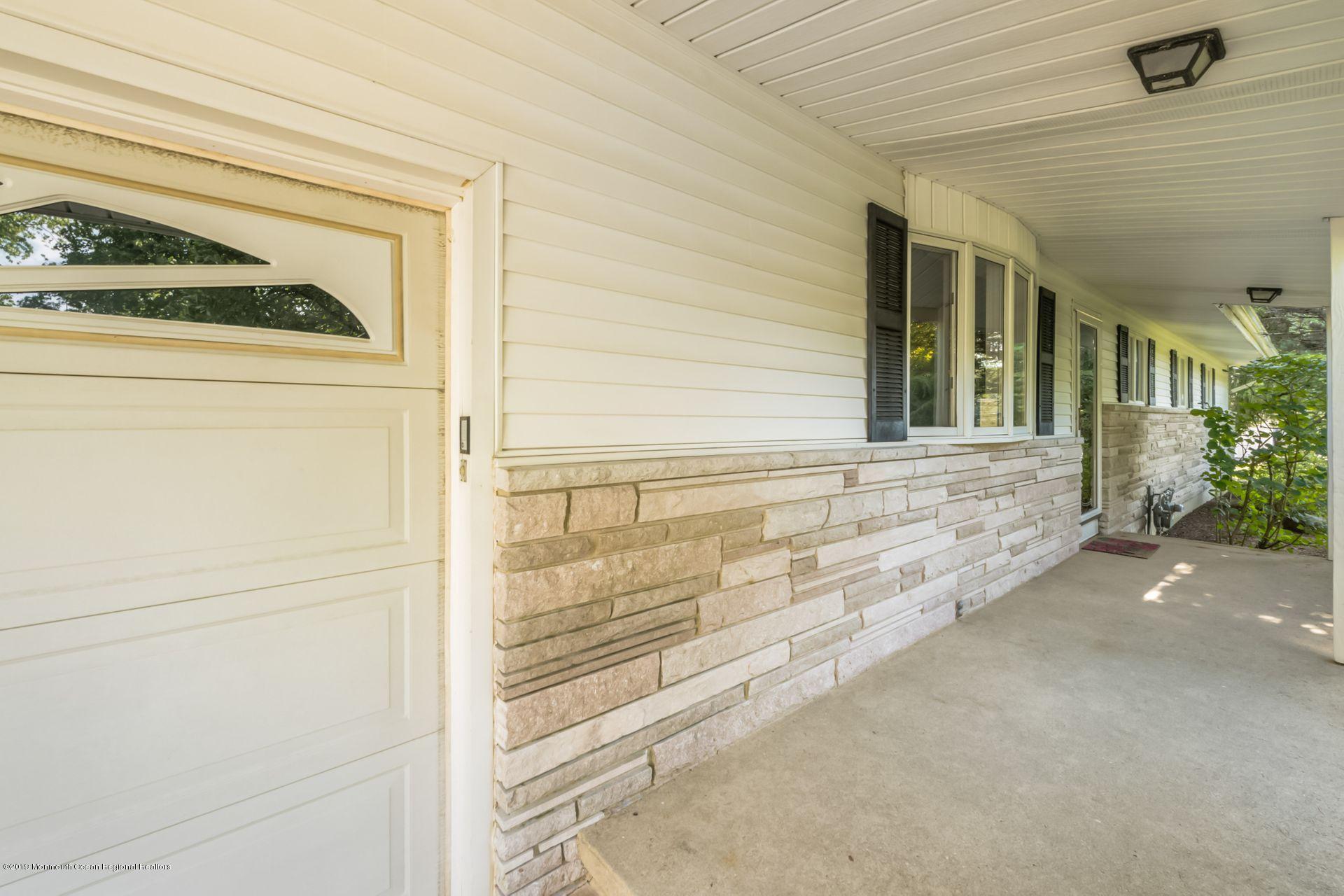 55 Ryan Road Marlboro, NJ 07746 - Photo 4 of 32 4