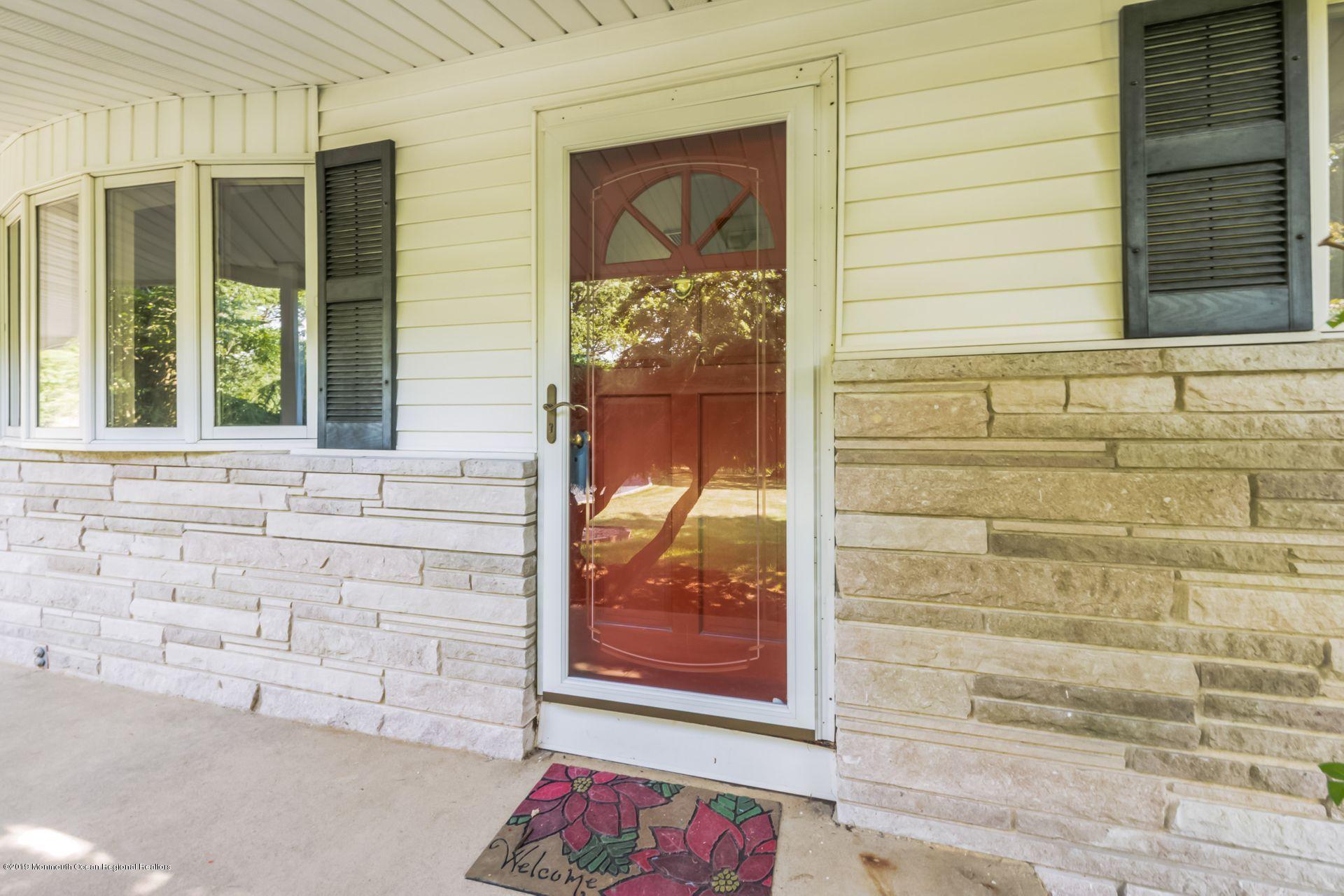 55 Ryan Road Marlboro, NJ 07746 - Photo 5 of 32 5