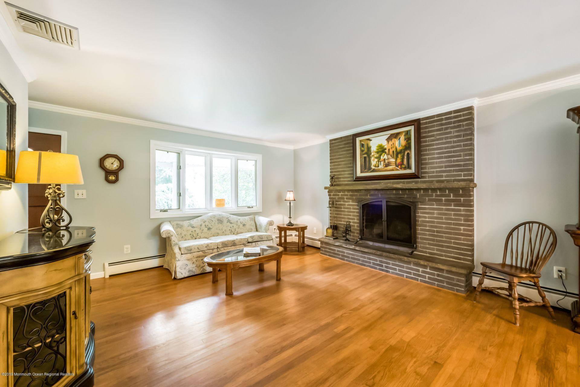 55 Ryan Road Marlboro, NJ 07746 - Photo 7 of 32 7