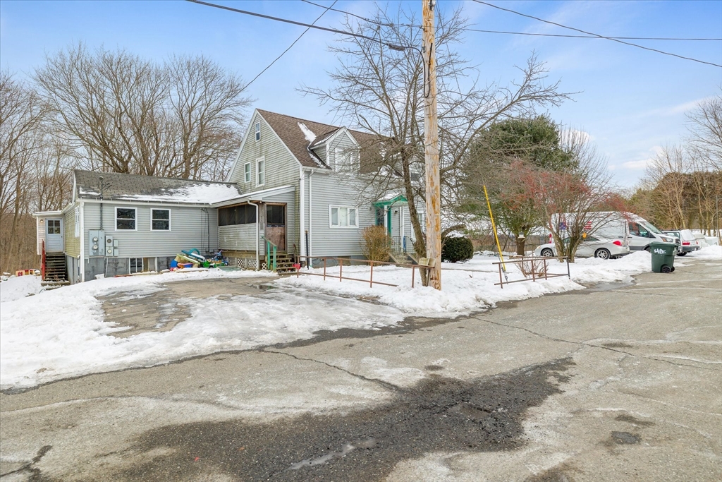 40 Watch Street Rochdale, MA 01542 - Photo 3 of 39