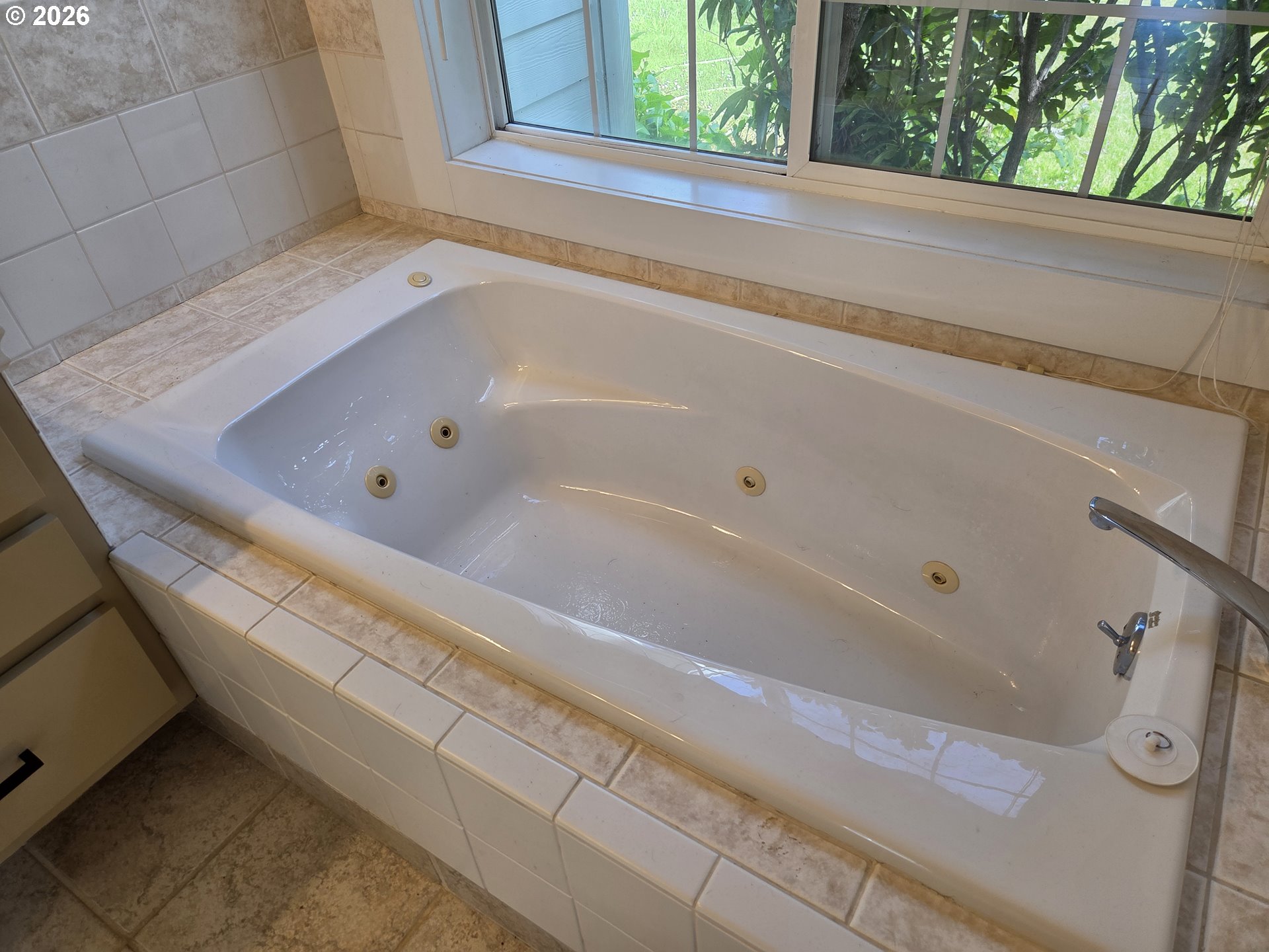 95950 North Bank Rogue River Road Gold Beach, OR 97444 - Photo 18 of 41 Owner's Suite Bathroom