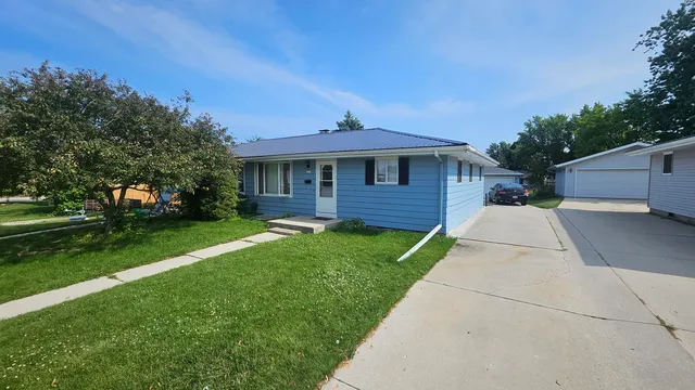 $239,999 | 1319 Greenfield Avenue, Sheboygan, WI 53081