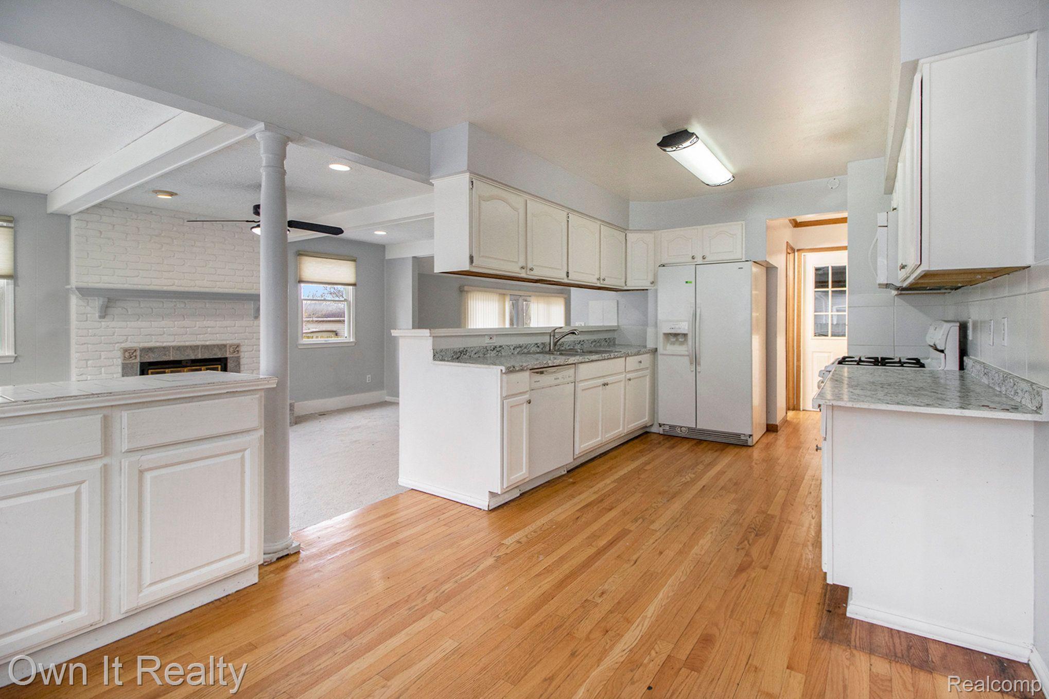528 Buckingham Road Canton, MI 48188 - Photo 6 of 28 Gallery Image 6