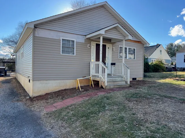 $269,900 | 2014 First Street, Staunton, VA 24401
