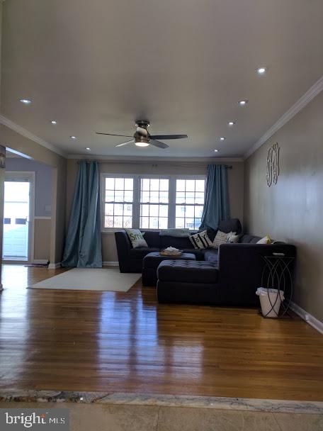 1305 Gatefield Road Baltimore, MD 21228 - Photo 4 of 61