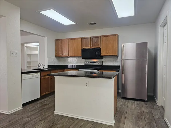 $1,800 | 2810 Adelen Lane, Round Rock, TX 78664