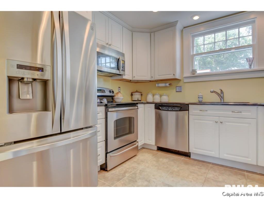 1817 South Walnut Street Springfield, IL 62704 - Photo 8 of 28
