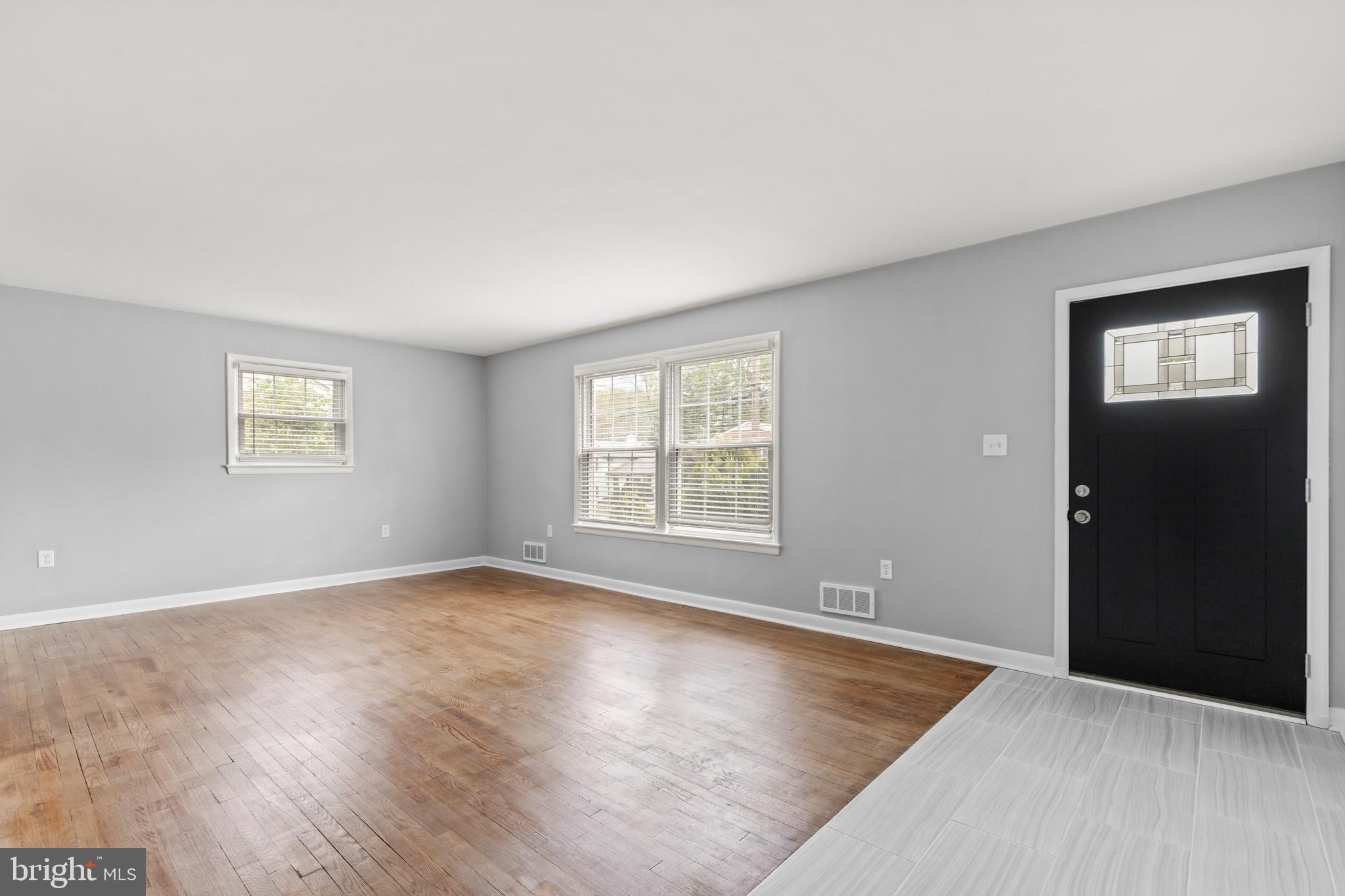 6217 Stoneham Road Bethesda, MD 20817 - Photo 2 of 35